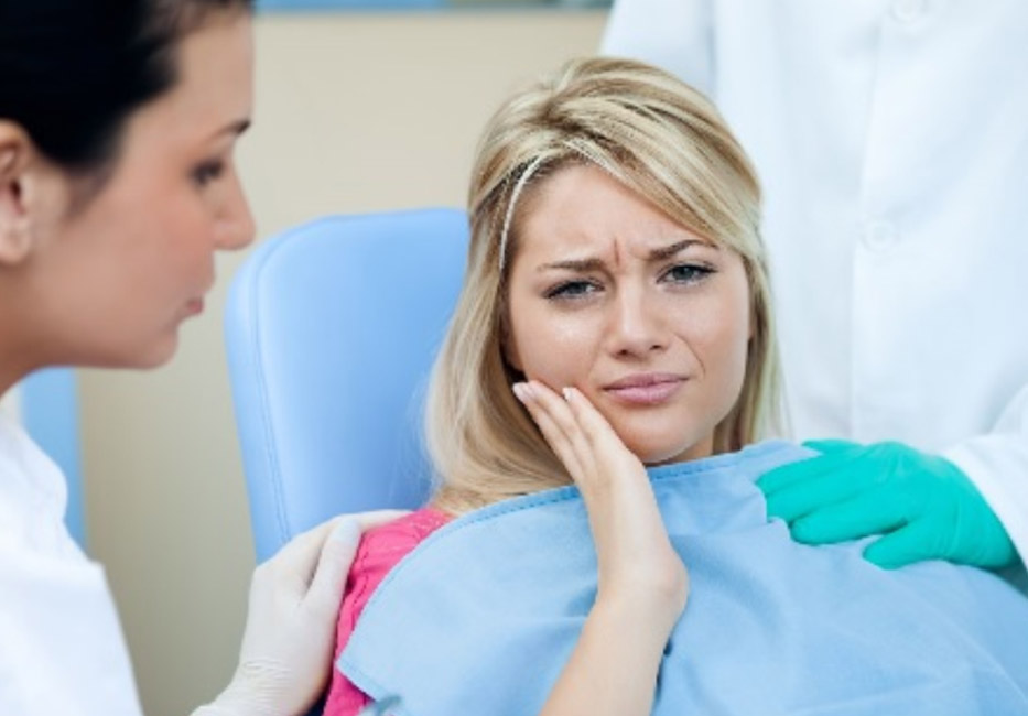 Mẹ bầu sâu răng không chữa trị kịp thời cũng khiến men răng của thai nhi bị ảnh hưởng.